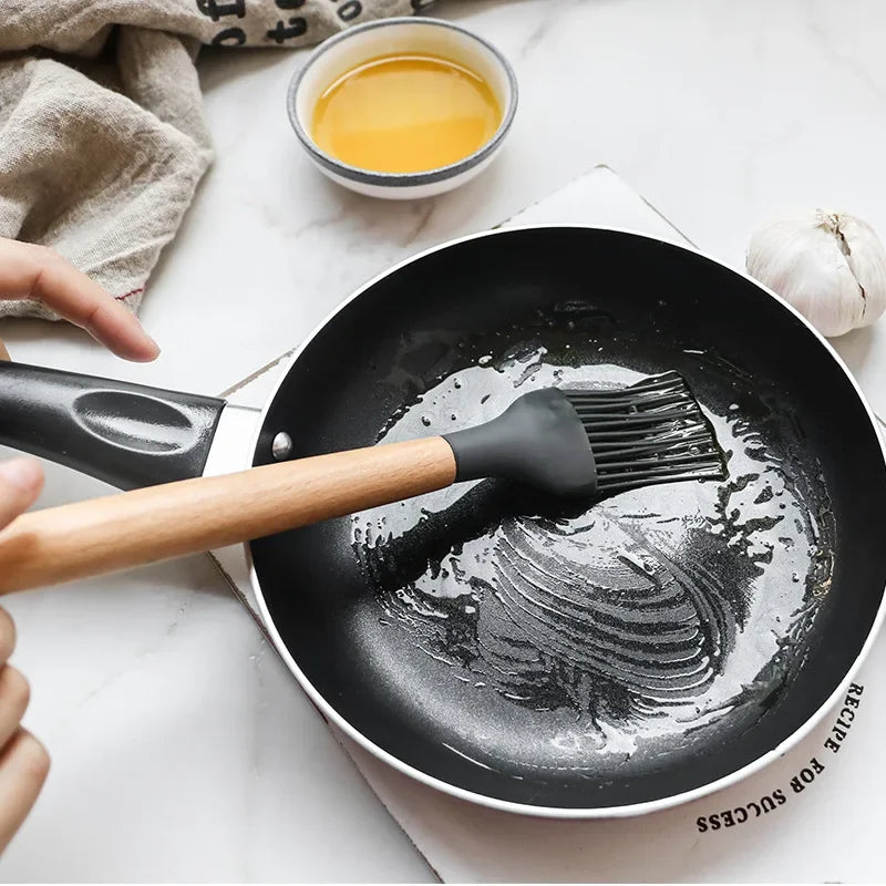 Conjunto 12 Utensílios de Silicone com Cabo de Madeira