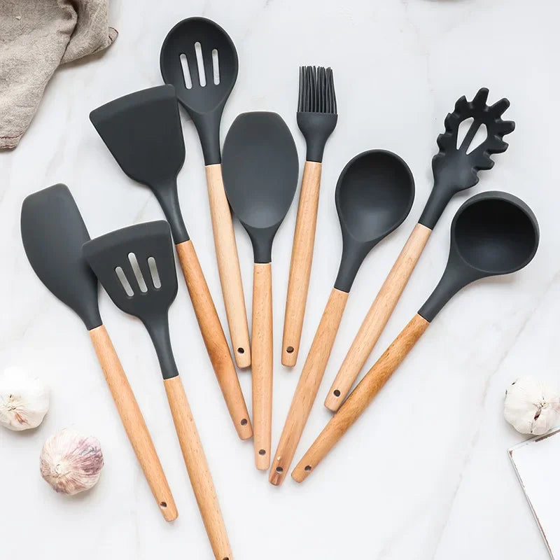 Conjunto 12 Utensílios de Silicone com Cabo de Madeira