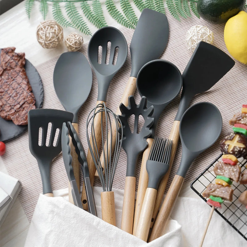 Conjunto 12 Utensílios de Silicone com Cabo de Madeira